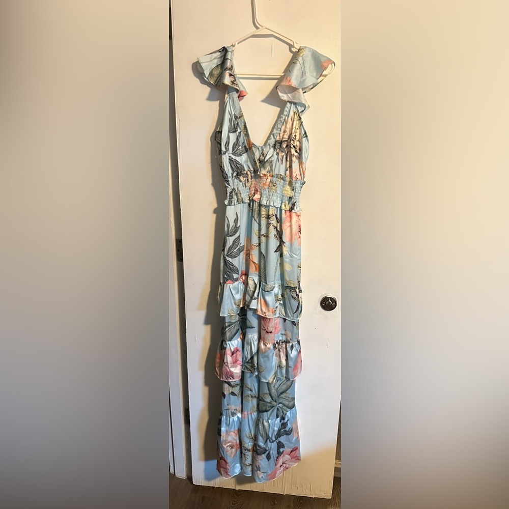 NWT floral ruffled tiered maternity maxi dress w flutter cap sleeves